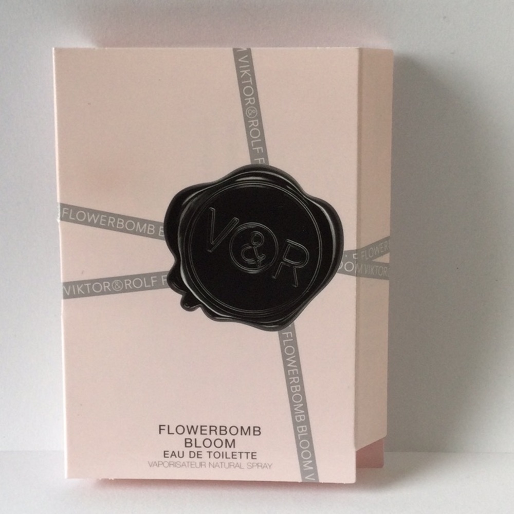 Victor and Rolf  Bloom Flower Bomb Sample, Travel Size